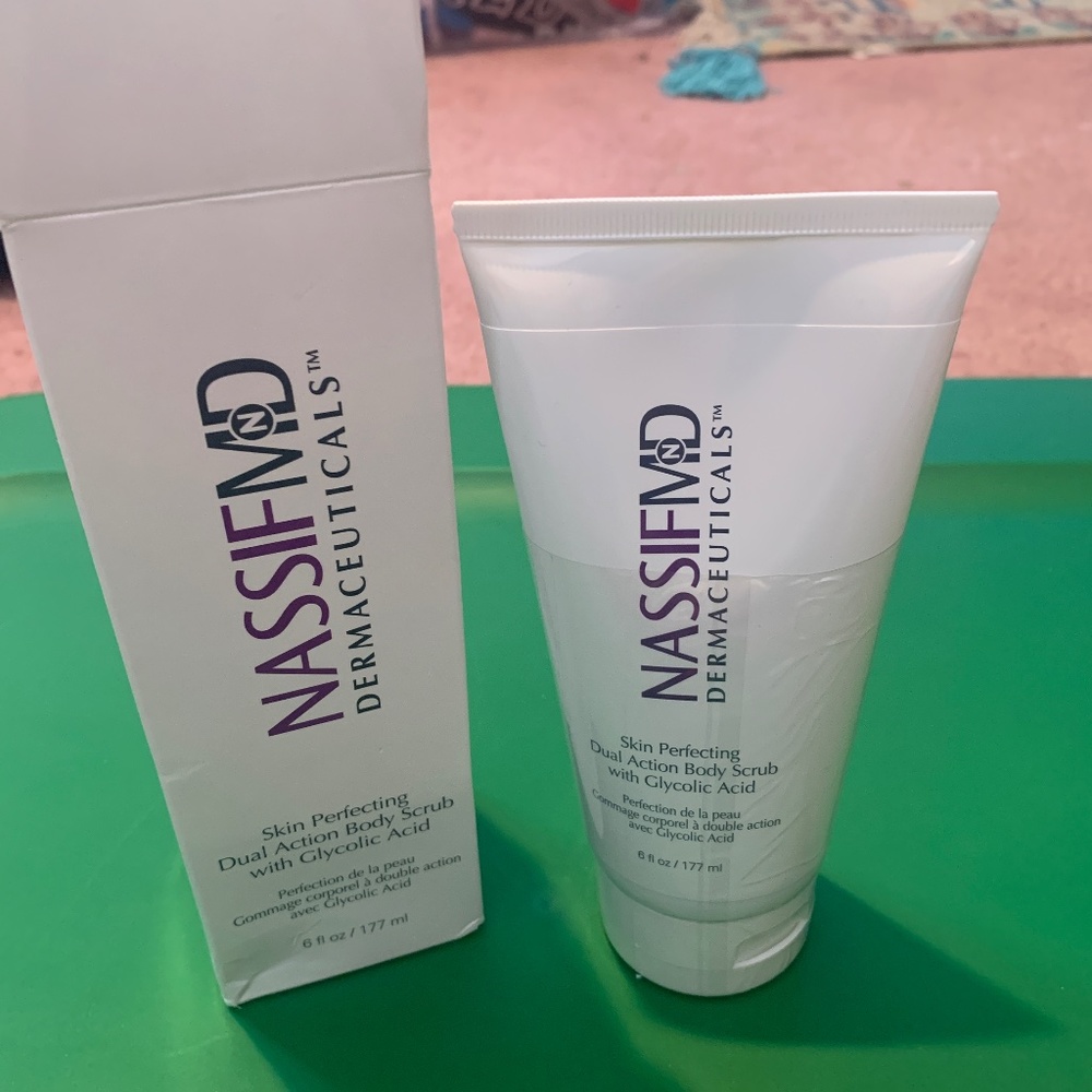 New in tube NASSIFMD skin perfecting body scrub 6 ounce